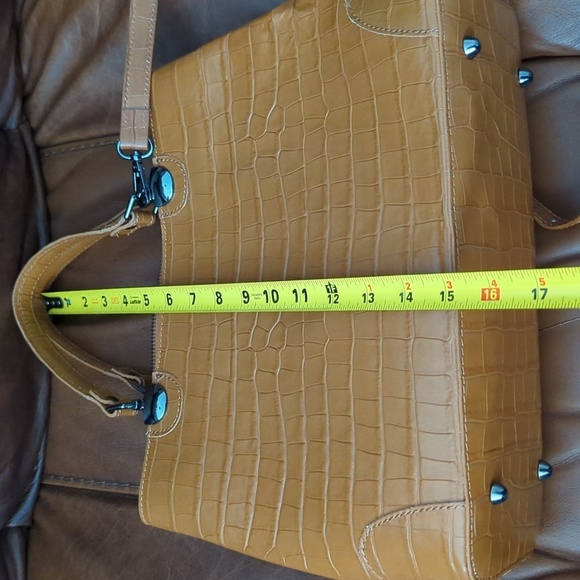 HP. Made in Italy Divina Firenze Embossed Alligator Leather 2-Way Bag - Picture 11 of 14